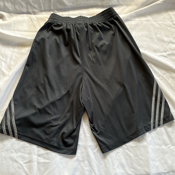 Men’s Adidas shorts, Sized Medium. Excellent used condition. - Picture 3 of 3